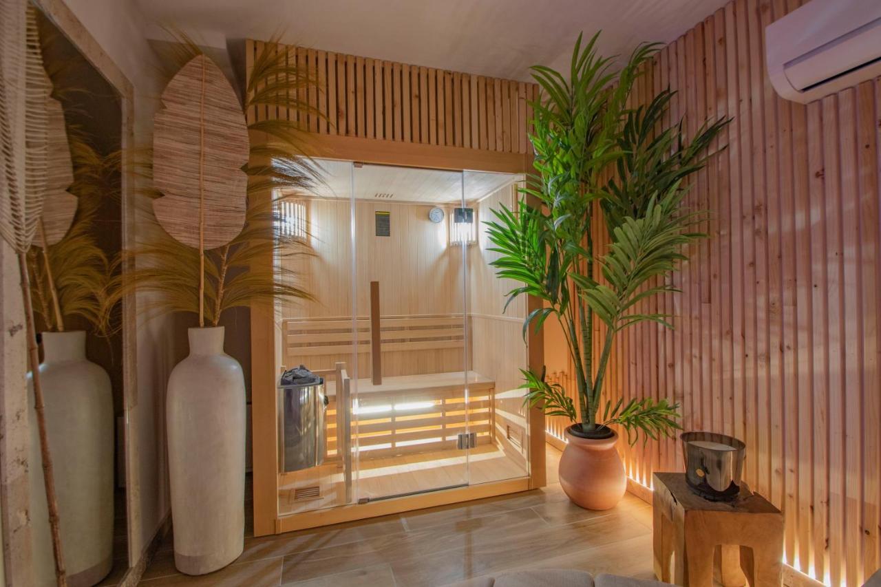 Hotel Les Bains D'Eros à Cuers Extérieur photo